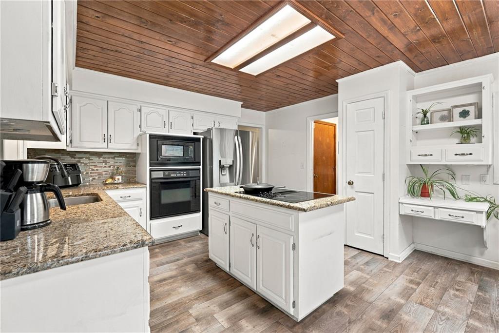 11169 Benson Street Property Photo 6