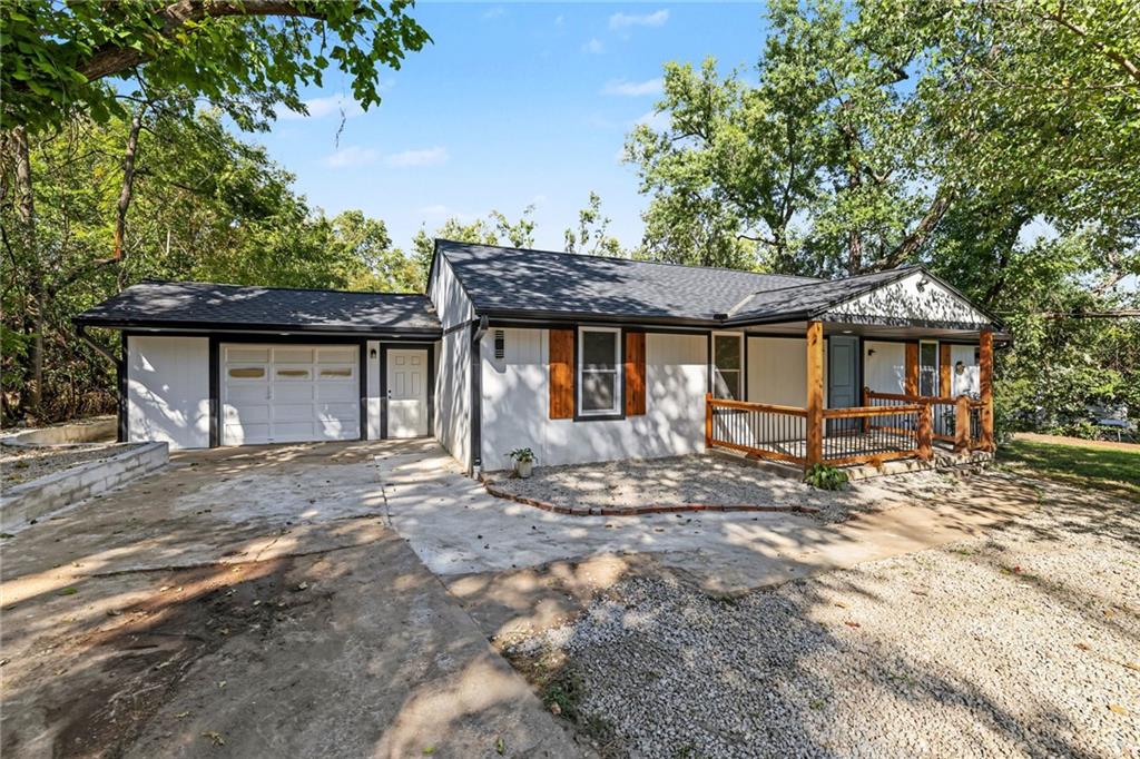5540 Lafayette Avenue Property Photo 2