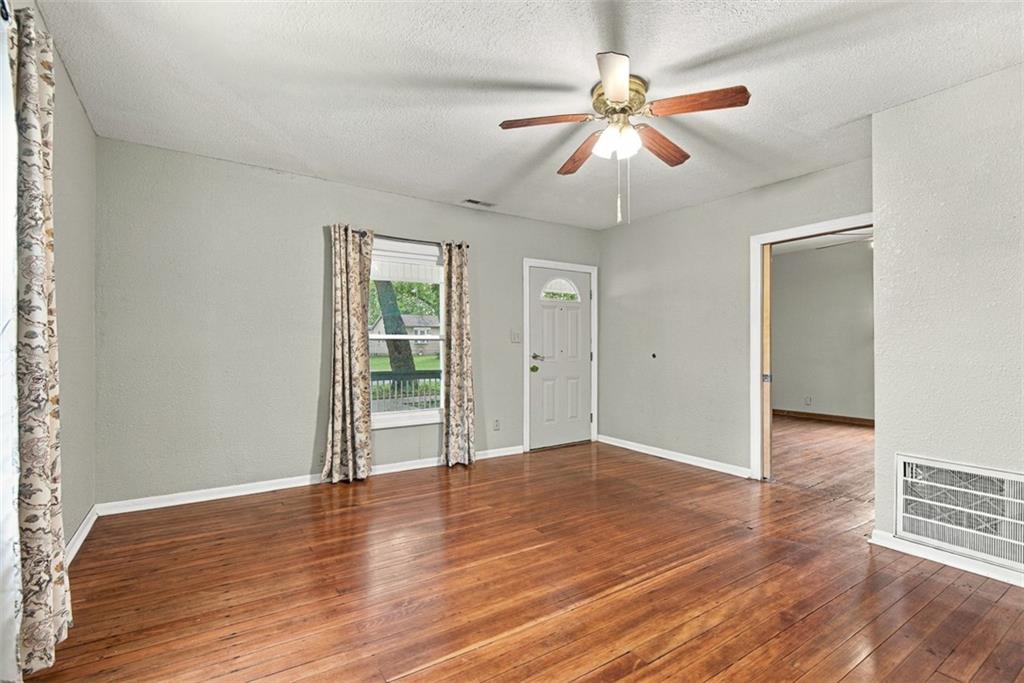 414 Elm Street Property Photo 4