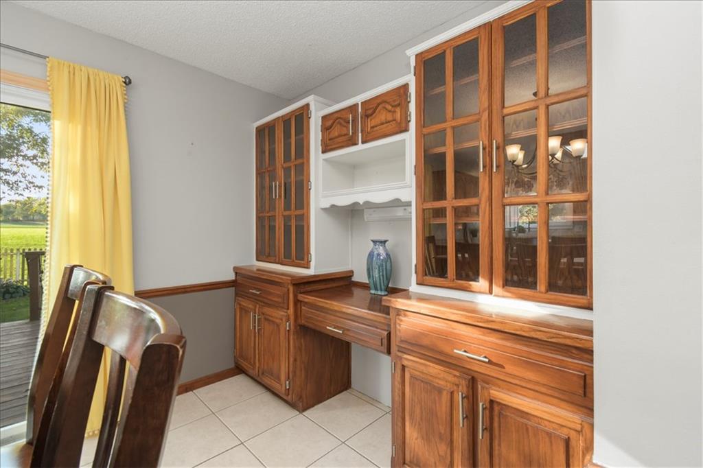 1628 Ne Auburn Drive Property Photo 10