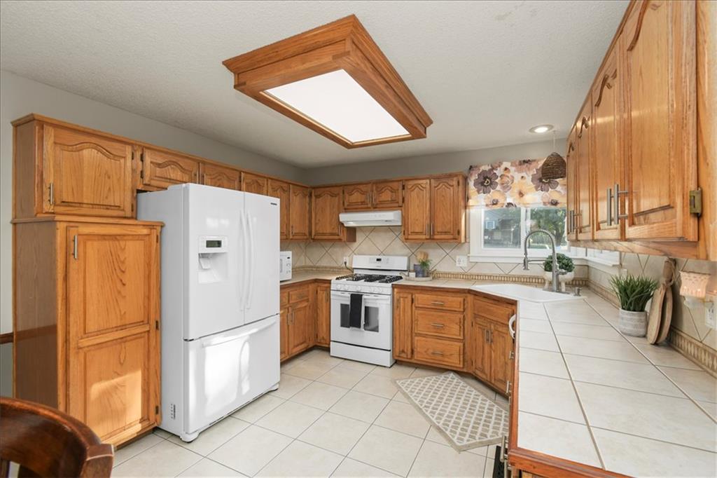 1628 Ne Auburn Drive Property Photo 12