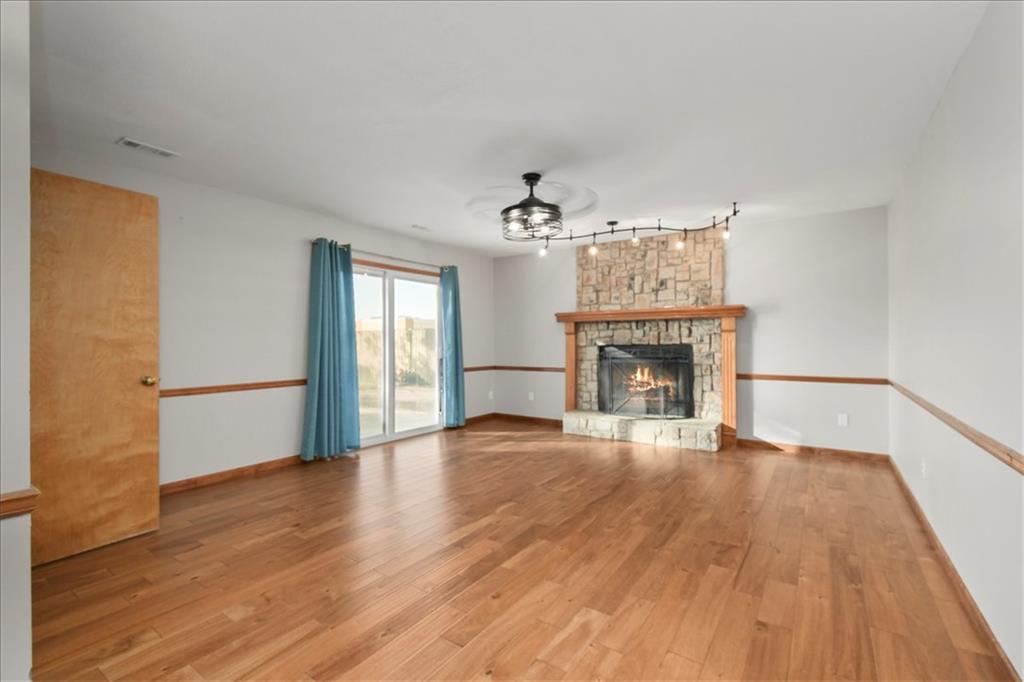 1628 Ne Auburn Drive Property Photo 15