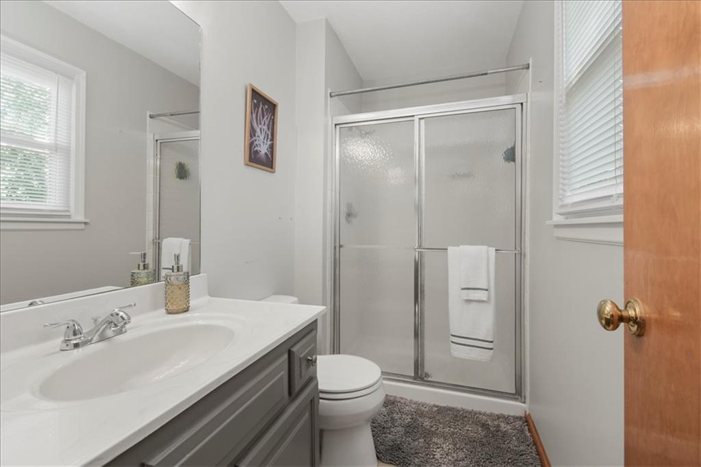 1628 Ne Auburn Drive Property Photo 21