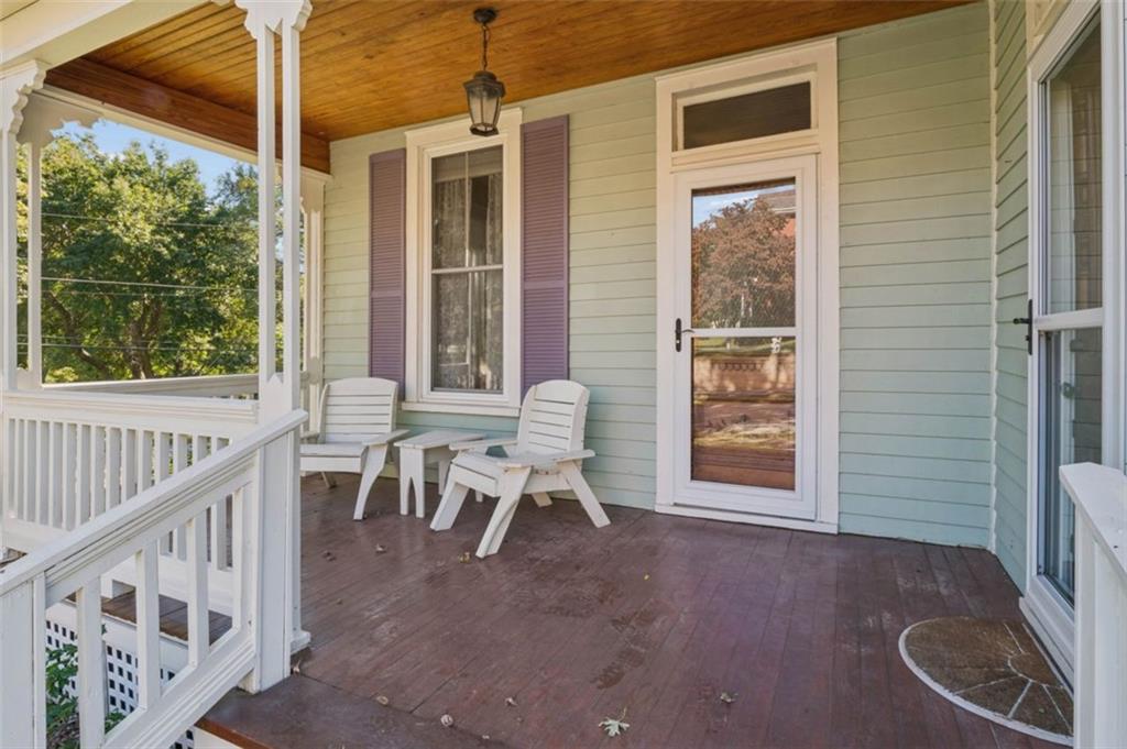 1619 State Street Property Photo 4