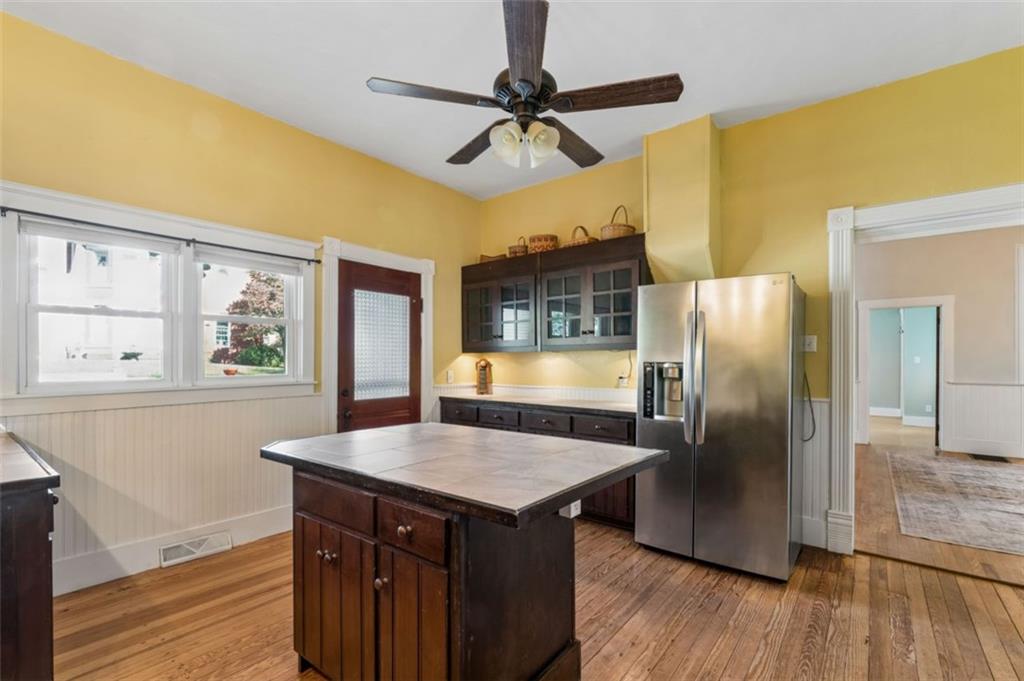 1619 State Street Property Photo 6
