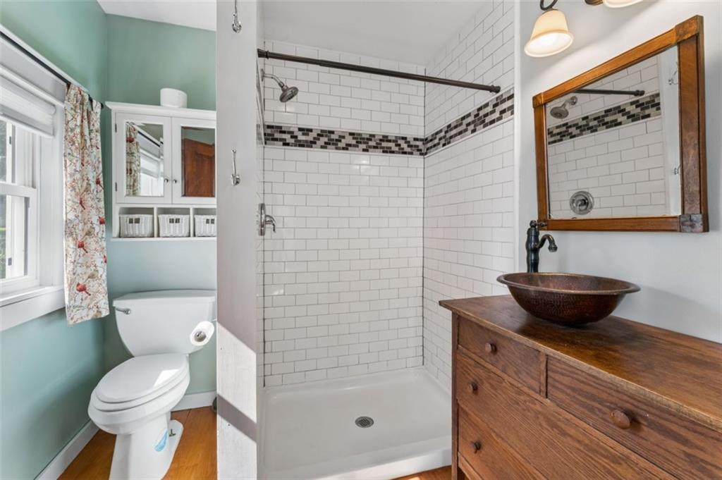 1619 State Street Property Photo 7