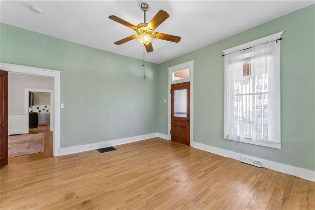 1619 State Street Property Photo 9
