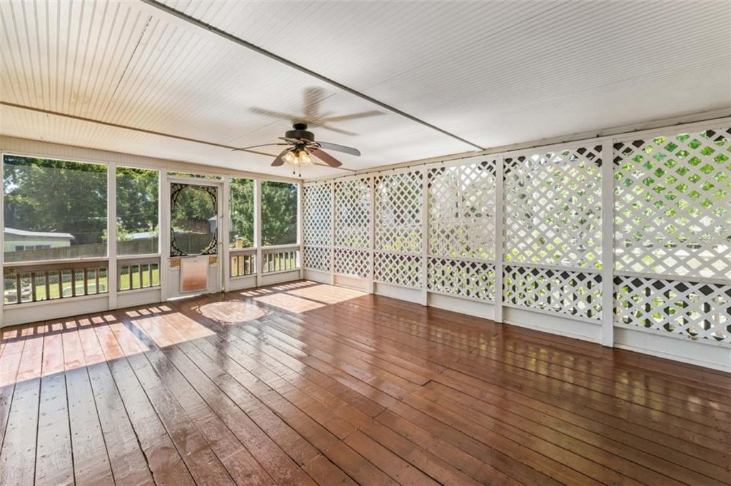 1619 State Street Property Photo 14