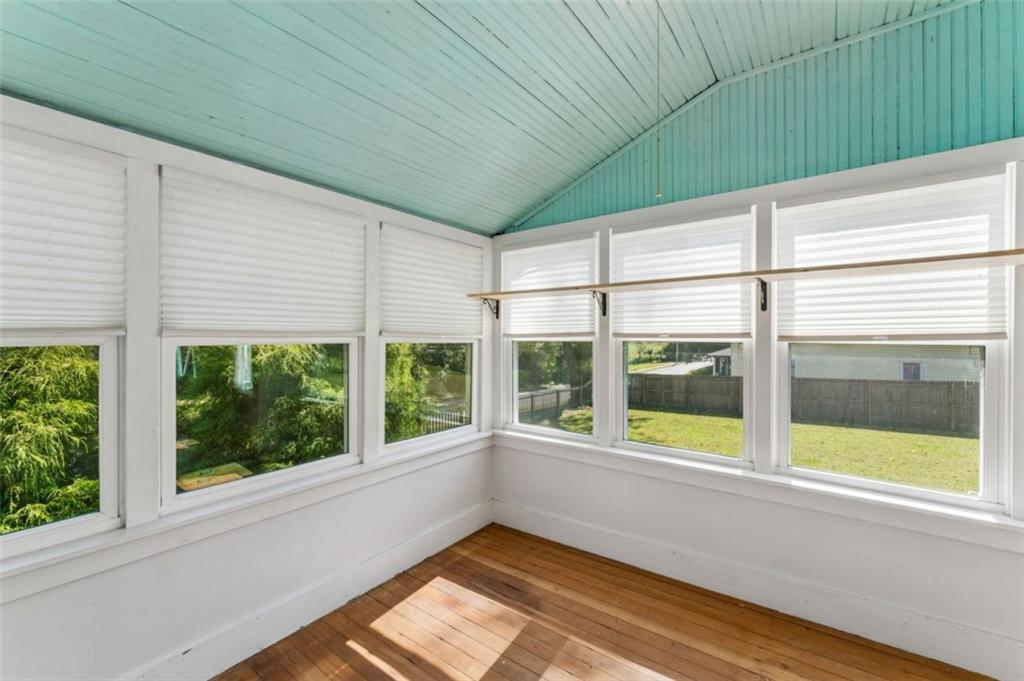 1619 State Street Property Photo 15