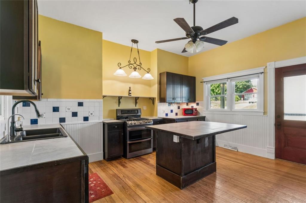 1619 State Street Property Photo 19