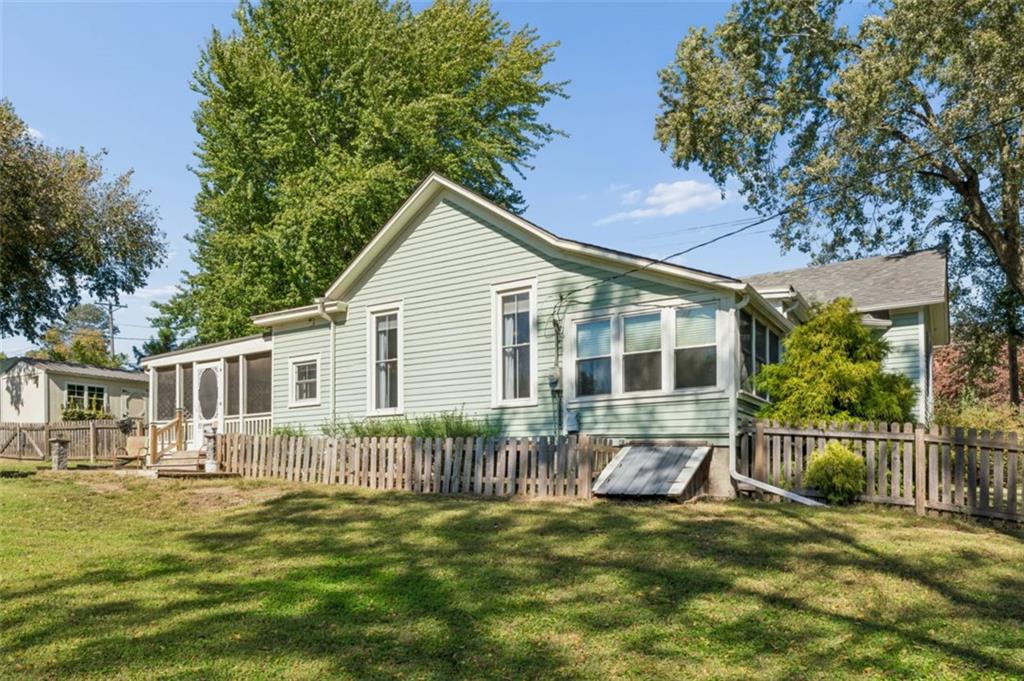 1619 State Street Property Photo 40