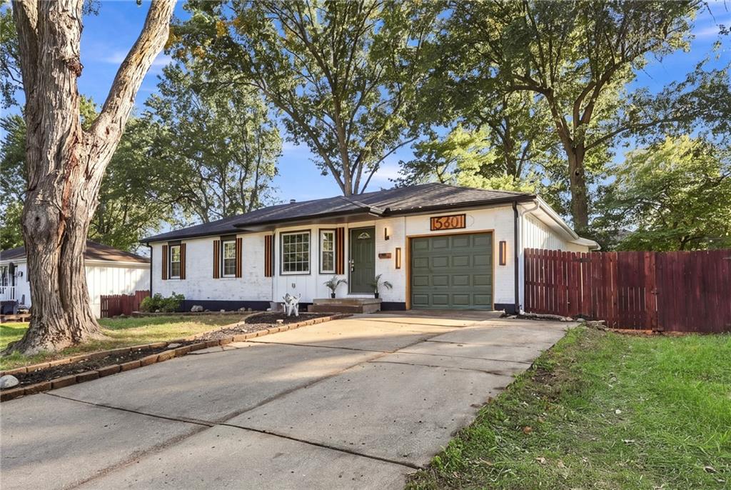 15401 E 36th Street Property Photo 2