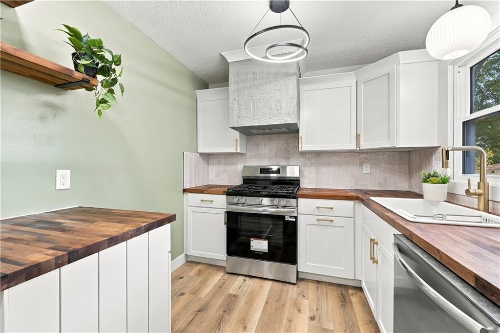 15401 E 36th Street Property Photo 11