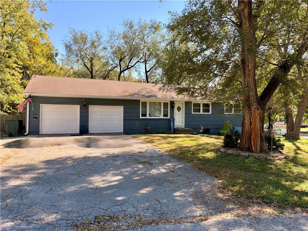 7833 Lathrop Court Property Photo 2