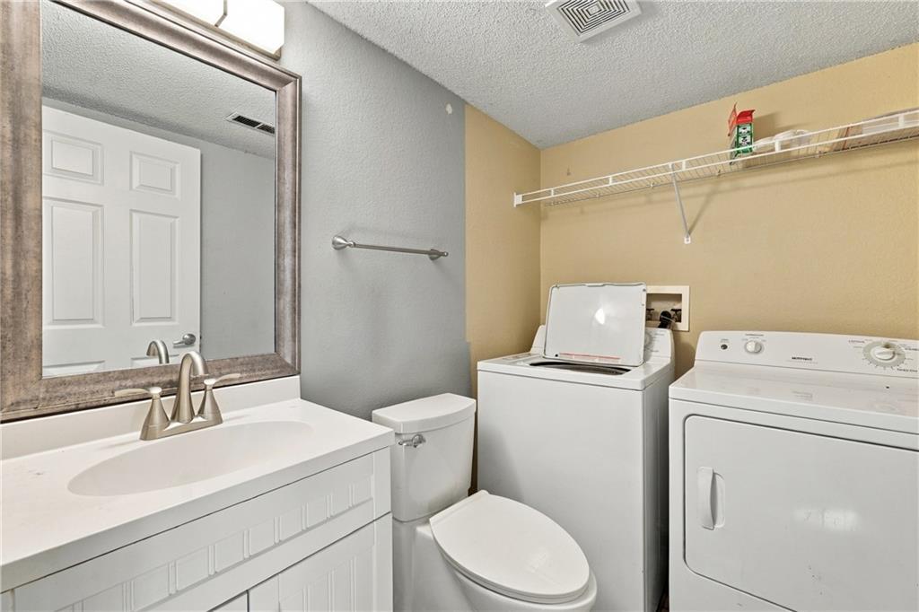 15521 E 48th Street Property Photo 4
