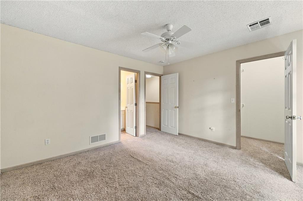 15521 E 48th Street Property Photo 9