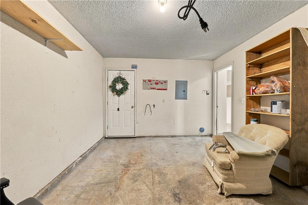 15521 E 48th Street Property Photo 18