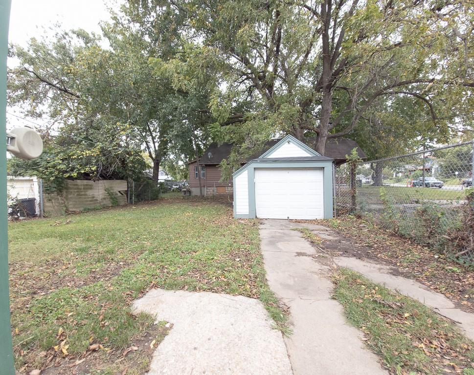 2305 E. Meyer Boulevard Property Photo 65