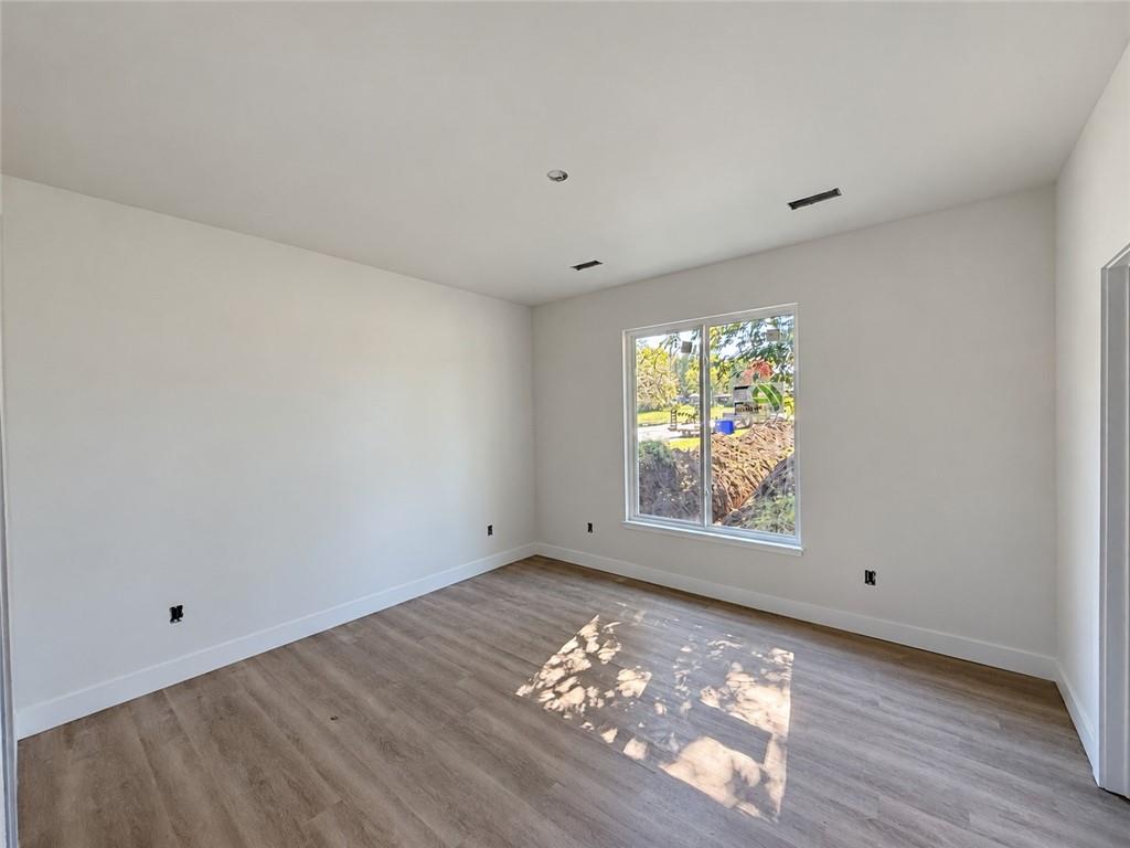 105 W Morgan Street Property Photo 4