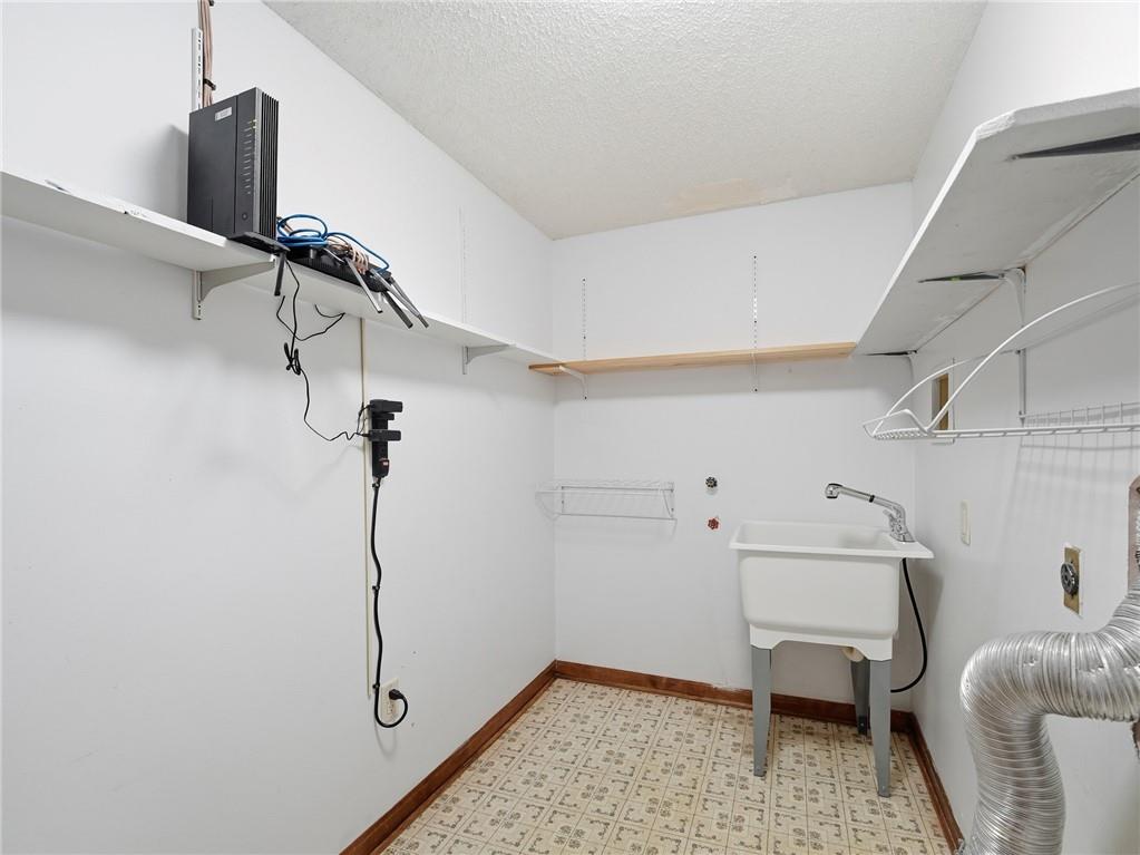 2008 Joy Street Property Photo 24