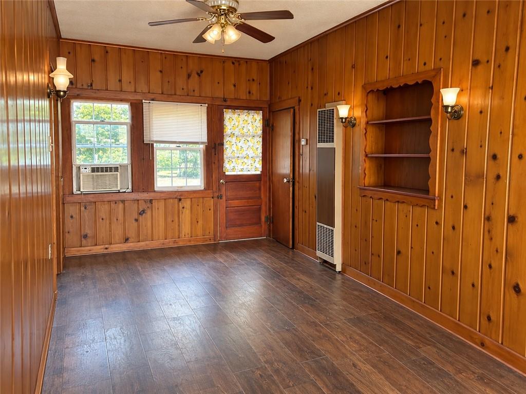 820 Tank Avenue Property Photo 6