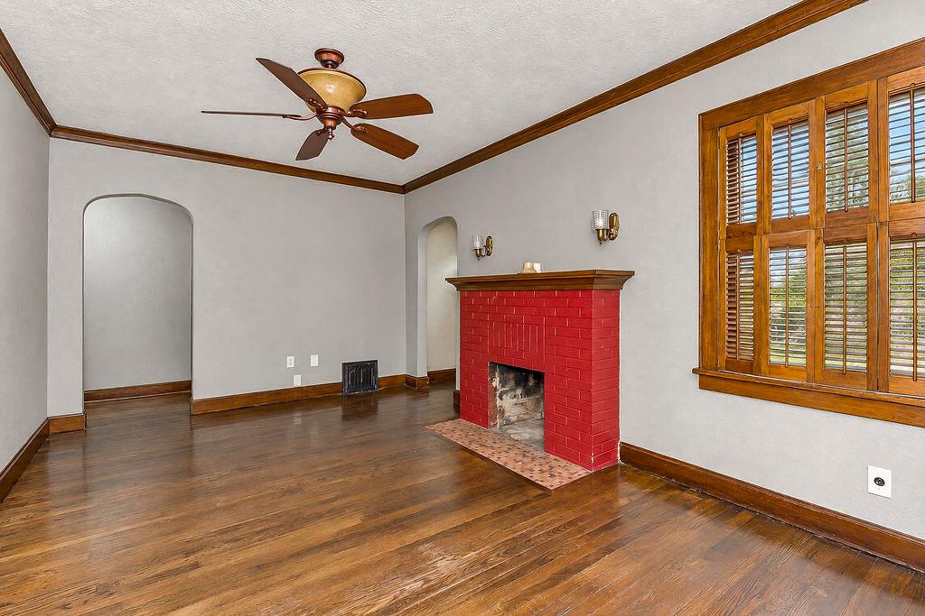1203 W 27th Street Property Photo 5
