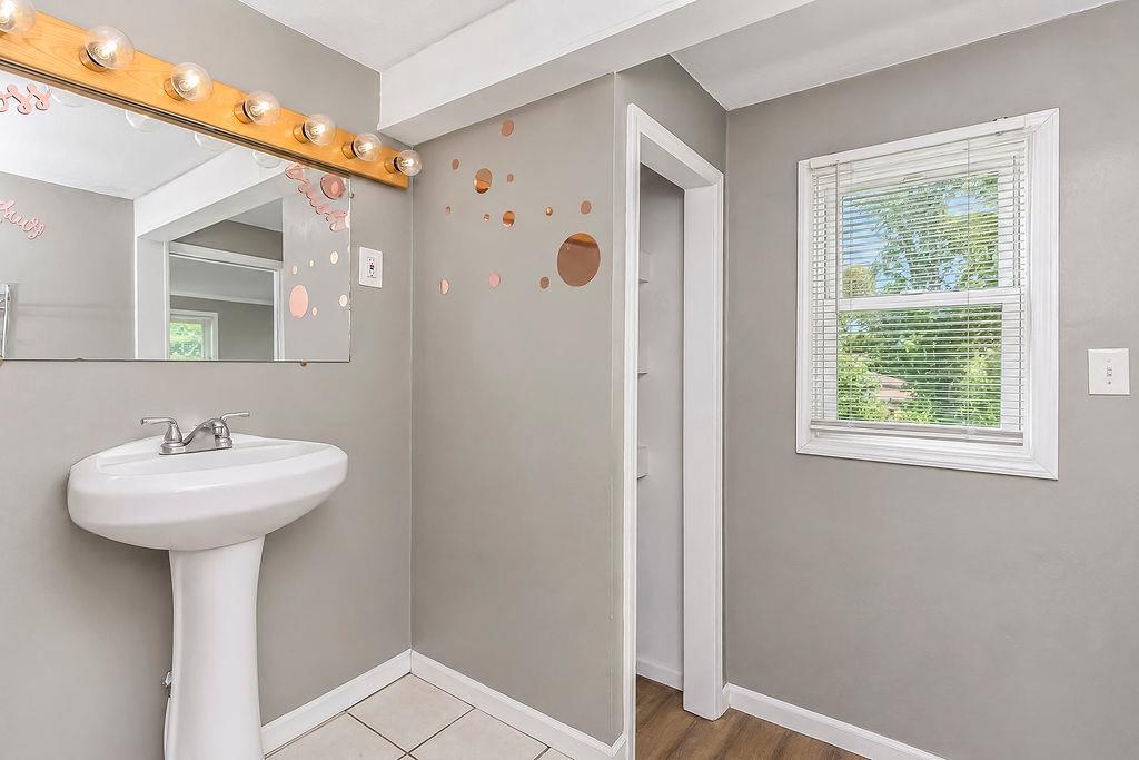 1203 W 27th Street Property Photo 19