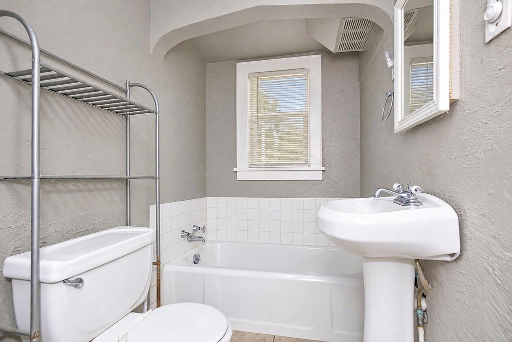 1203 W 27th Street Property Photo 25
