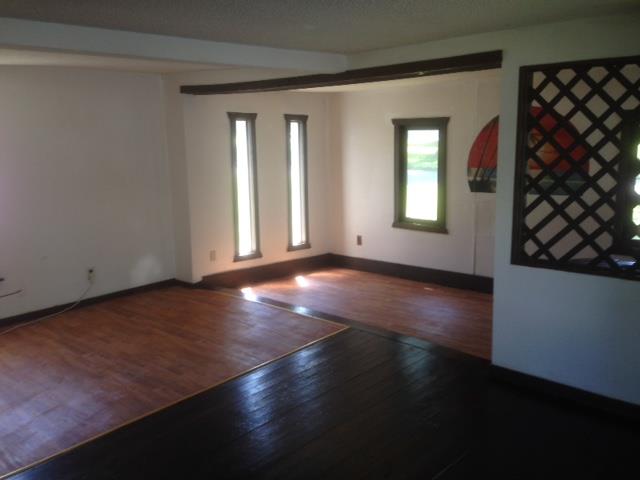 826 Ellinwood Street Property Photo 4