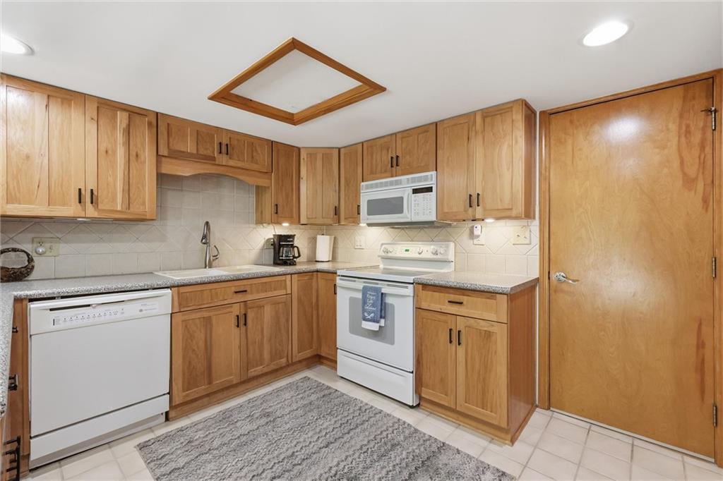 6513 W 49th Street Property Photo 10