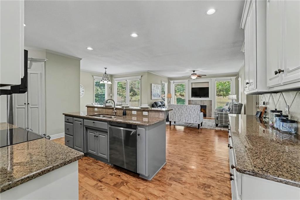15917 Ballentine Street Property Photo 7