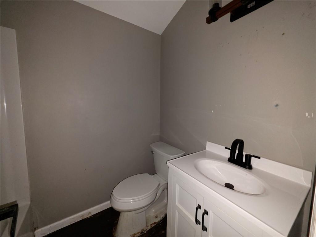221 E 2nd Avenue Property Photo 6