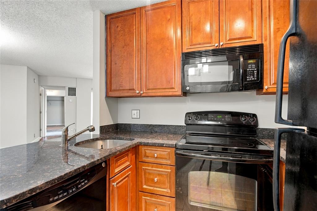 3838 Rainbow Boulevard Property Photo 7