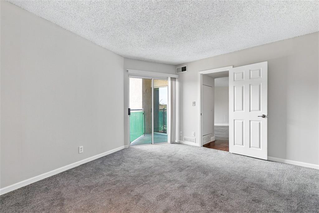 3838 Rainbow Boulevard Property Photo 12