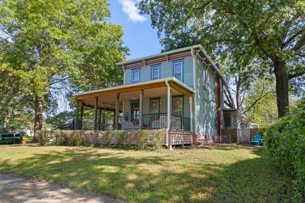 403 S Mulberry Street Property Photo 4
