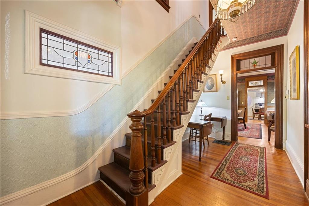 403 S Mulberry Street Property Photo 9