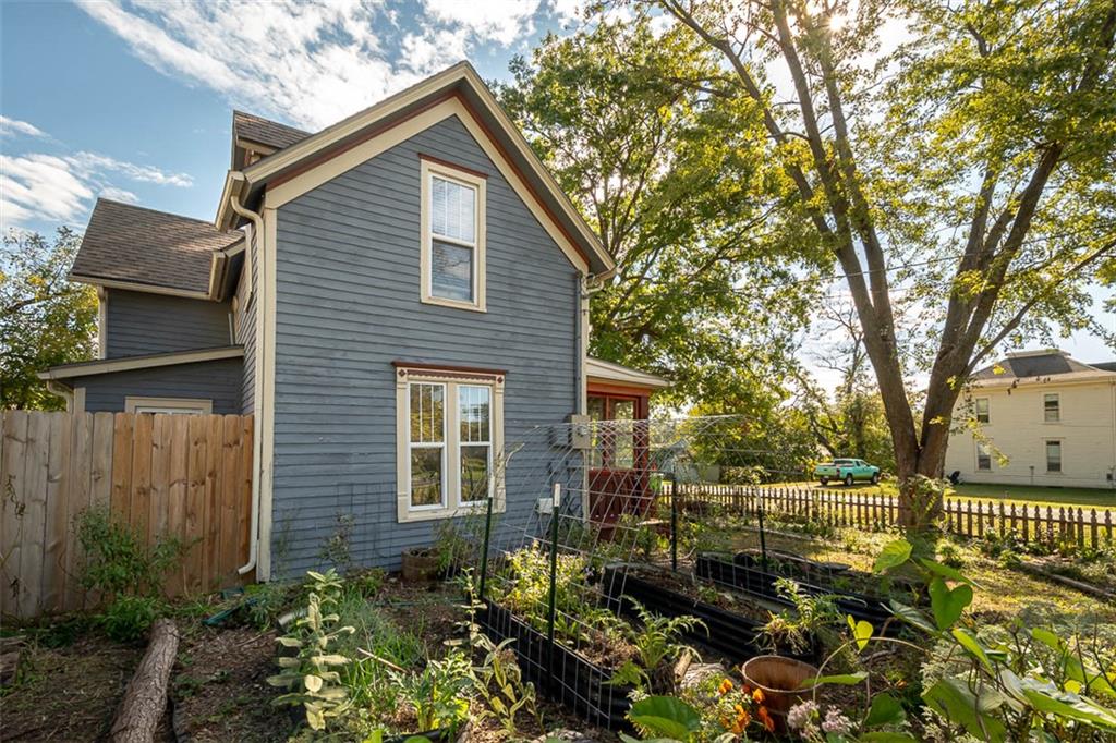 418 5th Street Property Photo 2