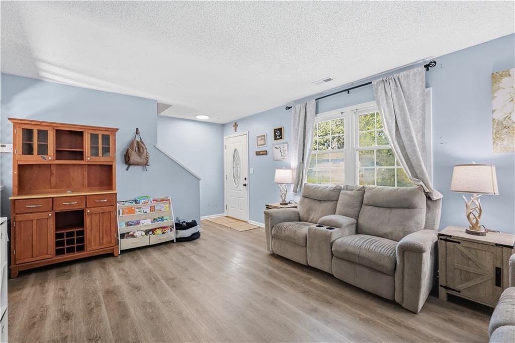 214 Cedarlane Drive Property Photo 6