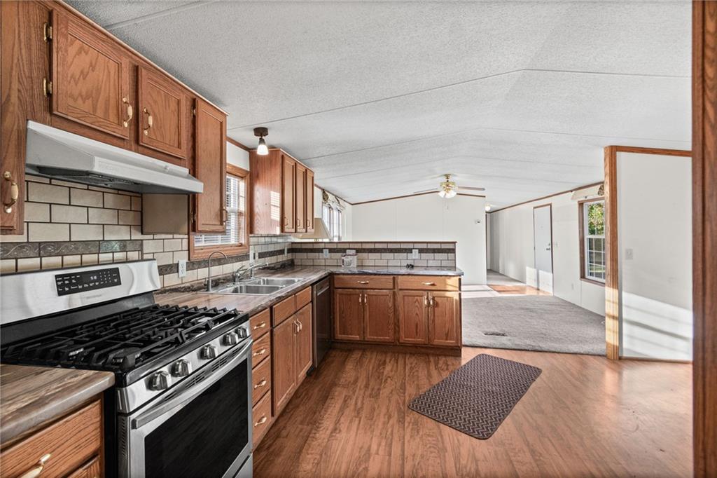 24071 Iguana Road Property Photo 8
