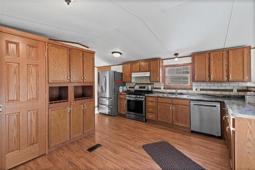 24071 Iguana Road Property Photo 10