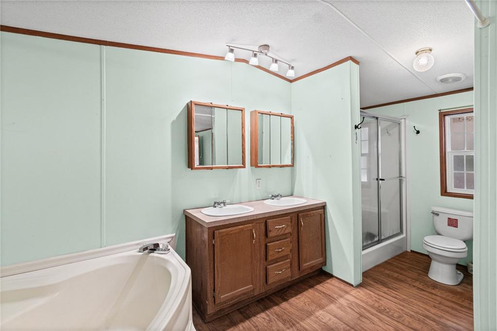 24071 Iguana Road Property Photo 18