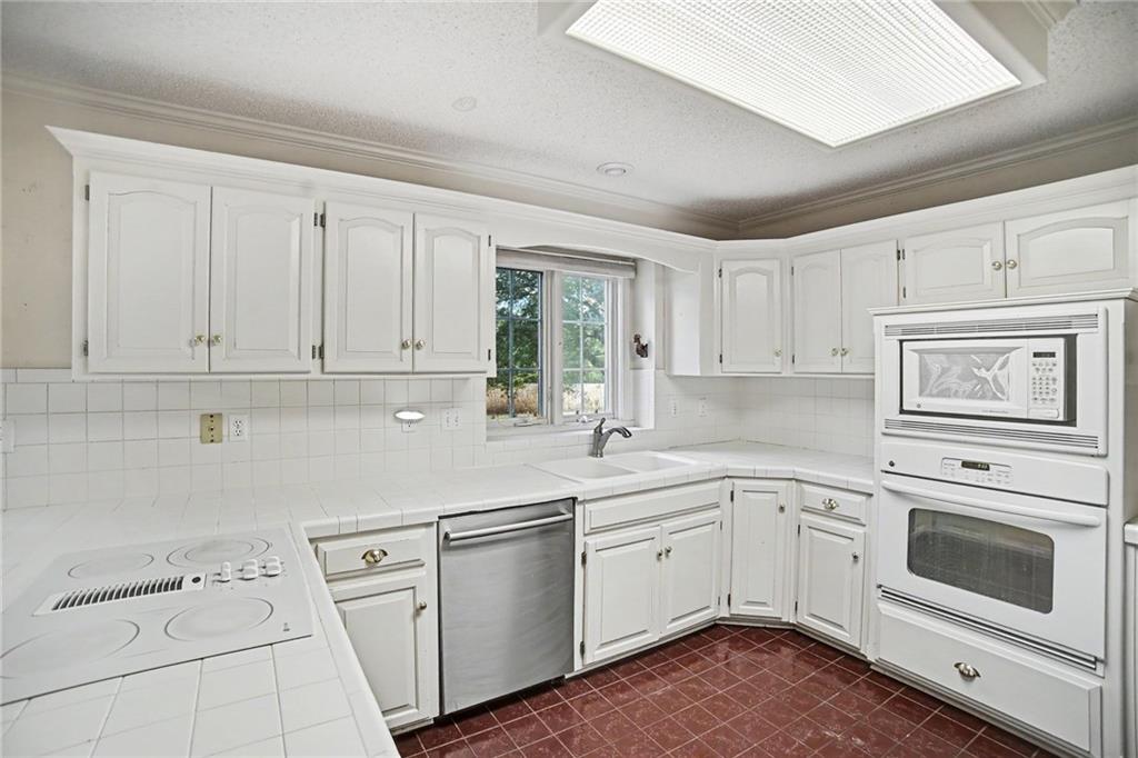 24909 E Blue Mills Road Property Photo 16