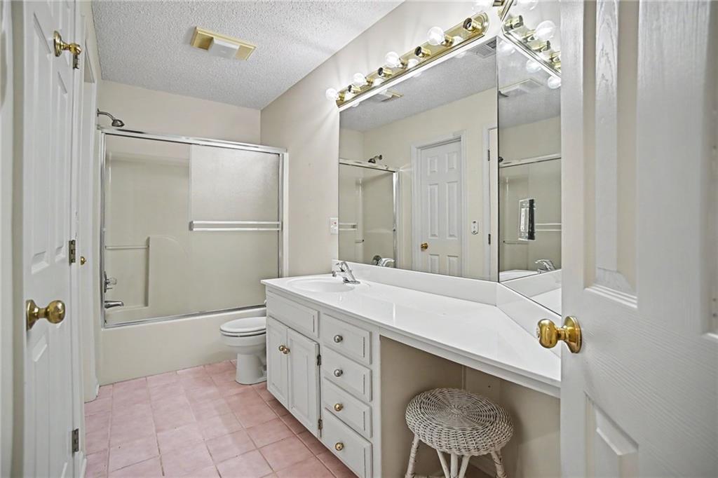 24909 E Blue Mills Road Property Photo 19