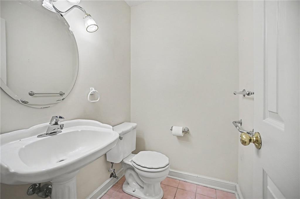 24909 E Blue Mills Road Property Photo 20