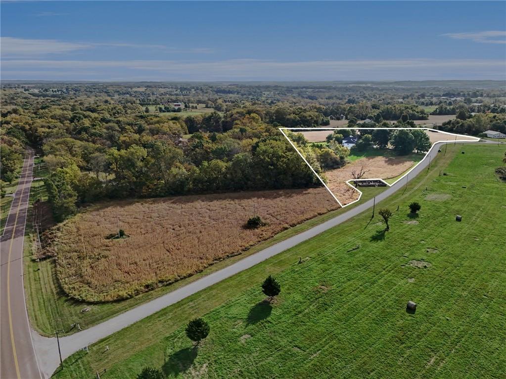 24909 E Blue Mills Road Property Photo 32