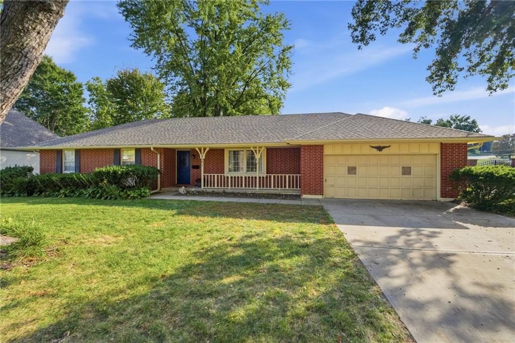14301 E 44th Street Property Photo 4