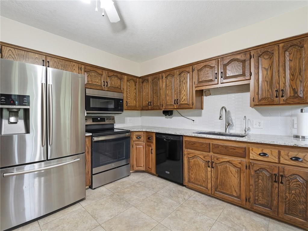 14301 E 44th Street Property Photo 16