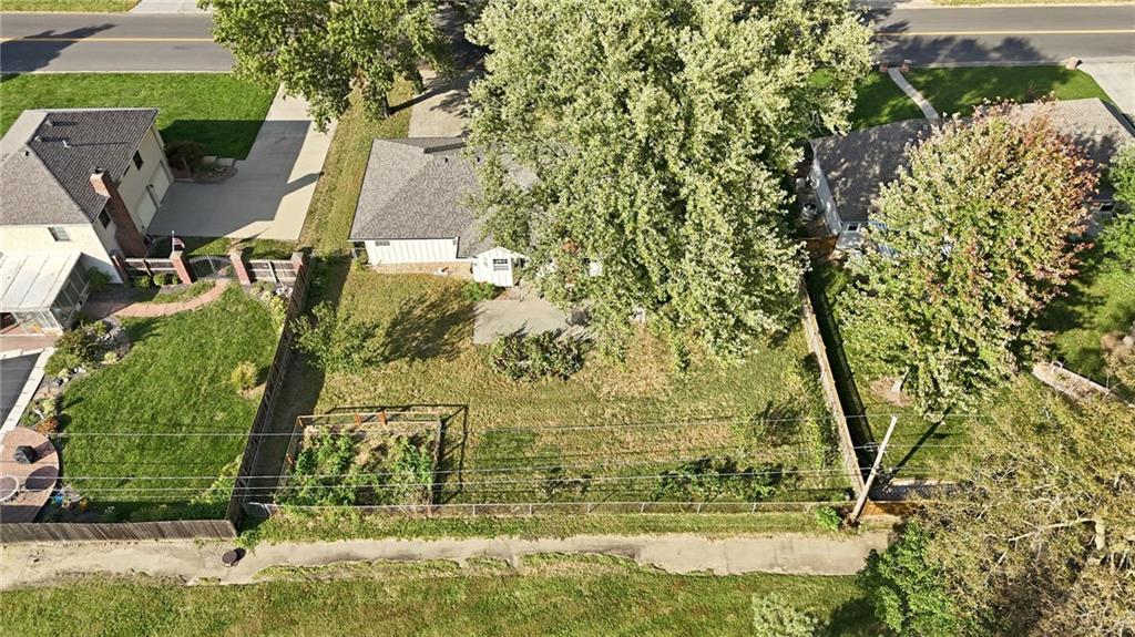 14301 E 44th Street Property Photo 32