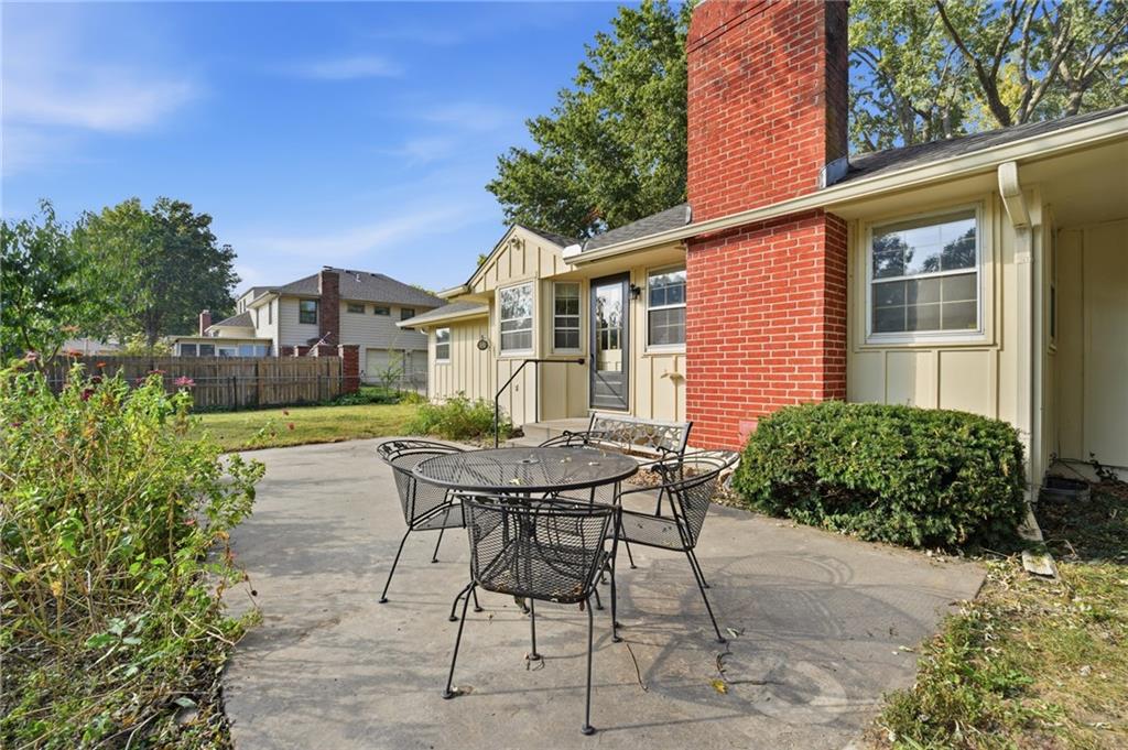 14301 E 44th Street Property Photo 34