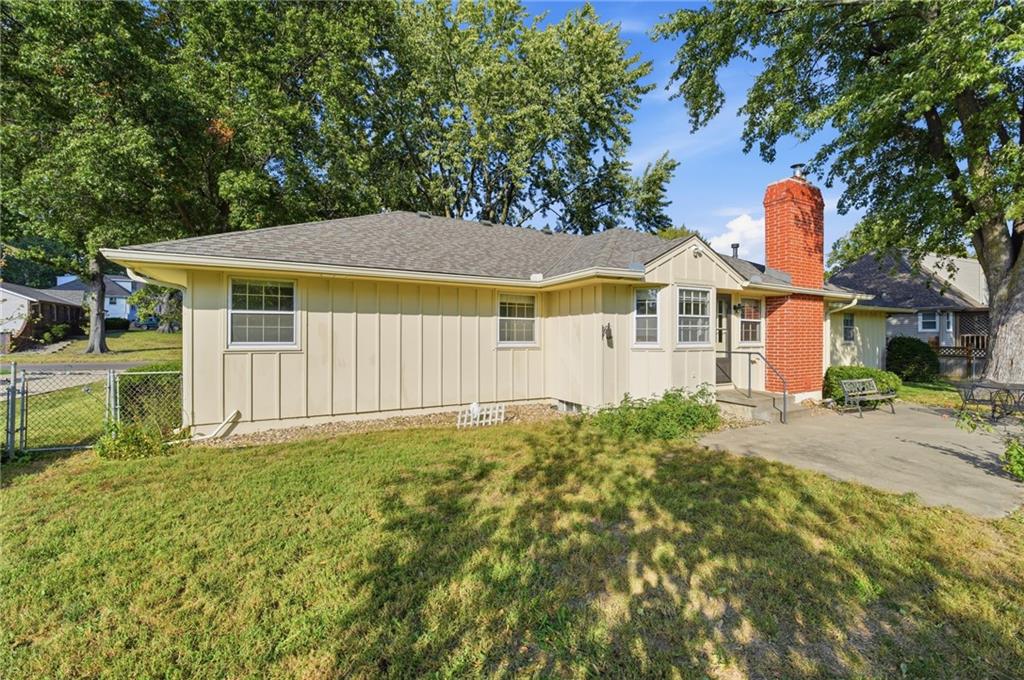 14301 E 44th Street Property Photo 35